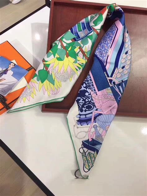 Hermès Les Trésors d'un Artiste Silk Scarf 